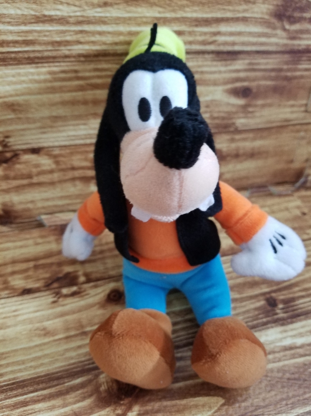 Disney Goofy Plush Toy - Stuffed Animal 9 Inch Purse Pal Keychain